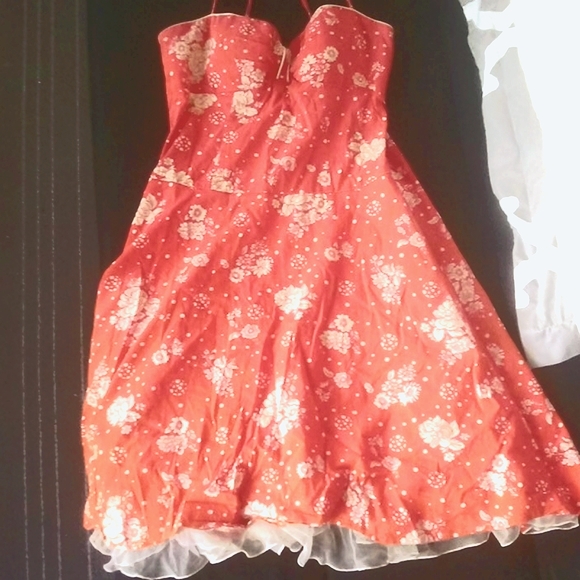 Spaghetti Straps Coral and White 🤍 Floral Sundress 🌷🏵️🌼💮 - Picture 6 of 16